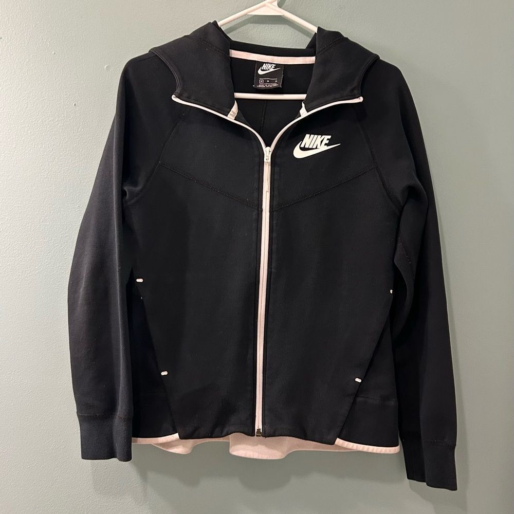 PREOWNED … NIKE “Size: M” Zip-Up Jacket
